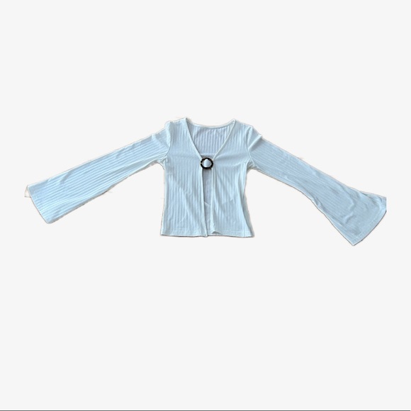 white flared sleeve top with open front - Picture 2 of 3